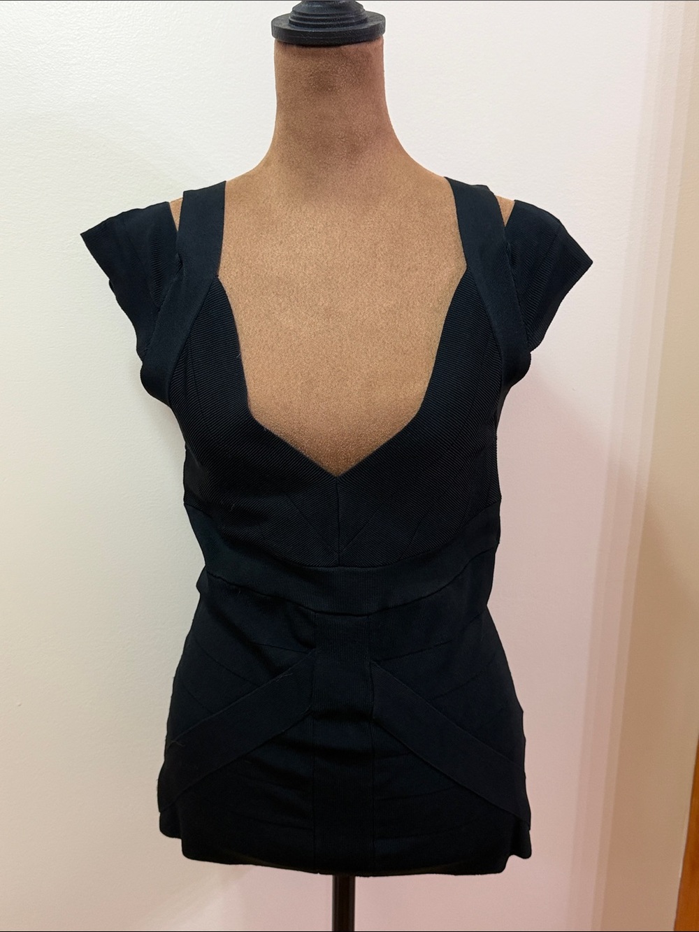Boston Proper Black Women's V-Neck Cap Sleeve Cold Shoulder Top Size Small